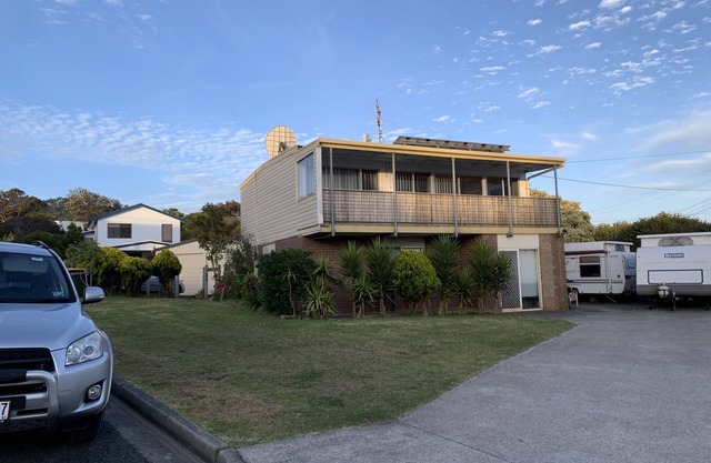 Skenes Creek Beach Shack - Cheerful Coastal 2 Bedroom Escape