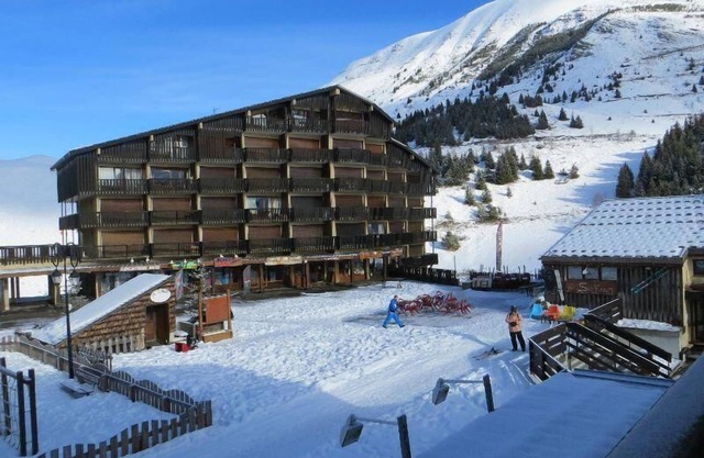 Ski-in/ski-out & foot of the slopes, 3rd floor, view panoramic, balcony, ski locker, 35m²