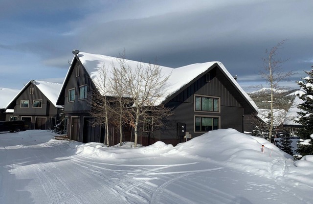 Ski In/Ski out - Great Location in Big Sky Mountain Village