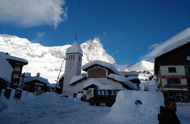 Skichalet Cervinia Ski-in-ski-out 3 Apt. Sanny+elena+bassi 12-18 Pers. Wifi