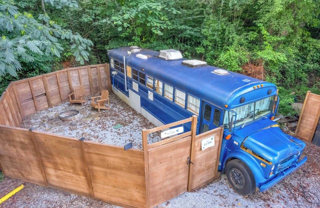 Skoolie on the River, Close to DT, Private Space