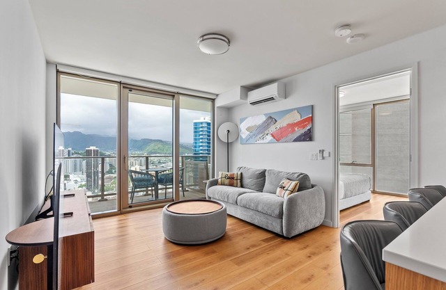 Sky Ala Moana 3509: 2 BR, 2 BA Condominium in Honolulu, Sleeps 4