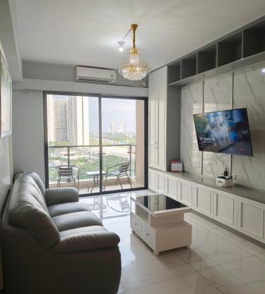 Sky House BSD 3 Bedroom 70m2 View Pool Dan Garden