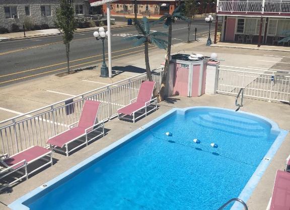 Skylark Resort Motel