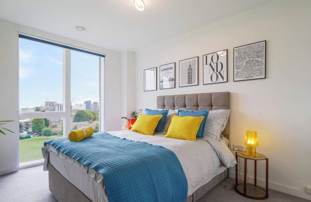 Skyline View 1 Bed Apartment Sleeps 2 - Balcony