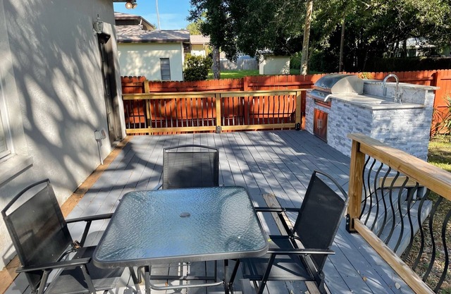 Skyway Retreat…minutes from St. Pete Beaches!