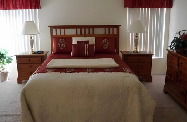 Sleek 4BR Vacation Villa near Theme Parks & Shops!