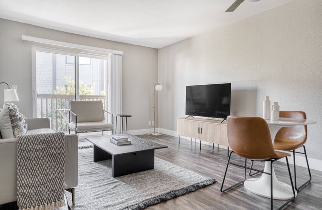 Sleek Foster City 1BR w/Gym & W/D, walk to Visa & Paypal, by Blueground