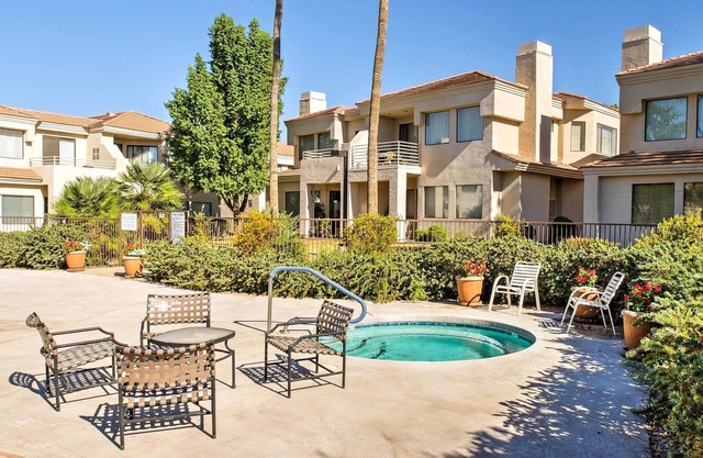 Sleek Scottsdale Condo: Balcony + Resort Amenities