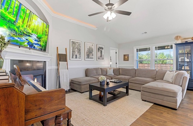 Sleeps 12 - w/Gym, Ping-Pong, BBQ & Firepit near Spartanburg & Greenville