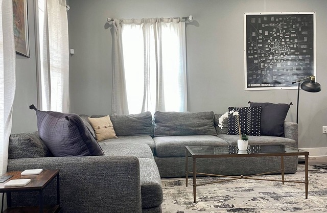 Sleeps 16 - Spacious - King Beds - Kid Friendly - Walkable