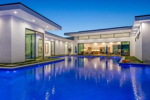 Sleeps 17 Villa w Pool Hot Tub Pickleball Court Bravo Villa 8 by AvantStay