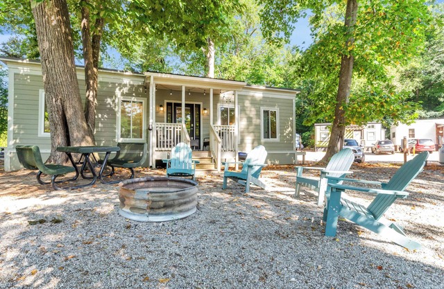 Sleeps 5 on the River, Close to DT