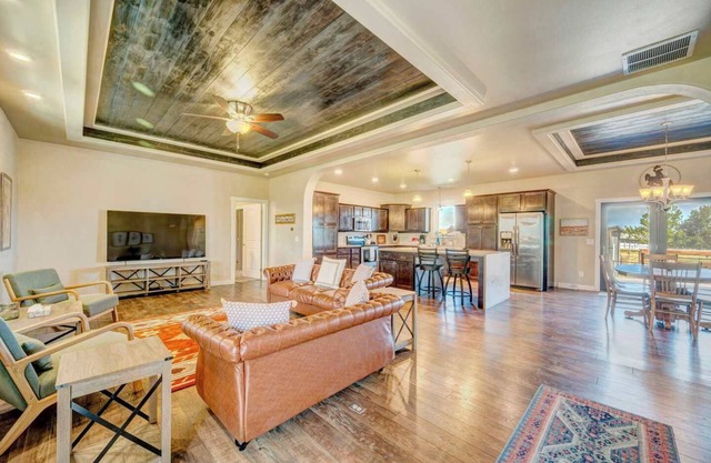 "Slice of Paradise" Tranquil Rural Escape + Spaceous w/Views