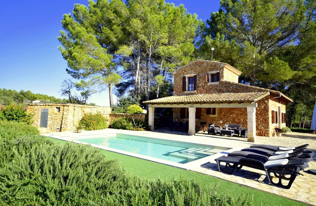 Small and cozy finca in Petra