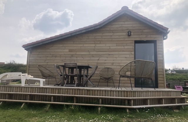 Small house of 30 m2 with sea view 50 meters from the beach
