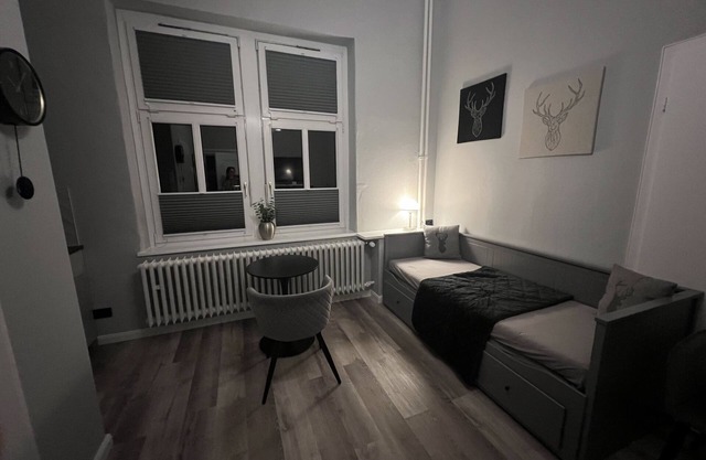 Small studio apartment by the park with parking space