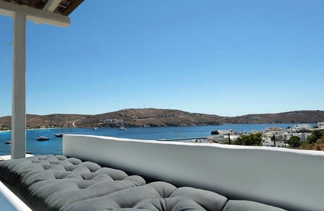 Small stylish house in Serifos