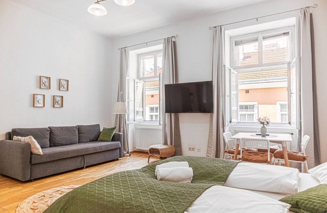 Smart 2BR Apt. Perfect for Longstays near Rennweg