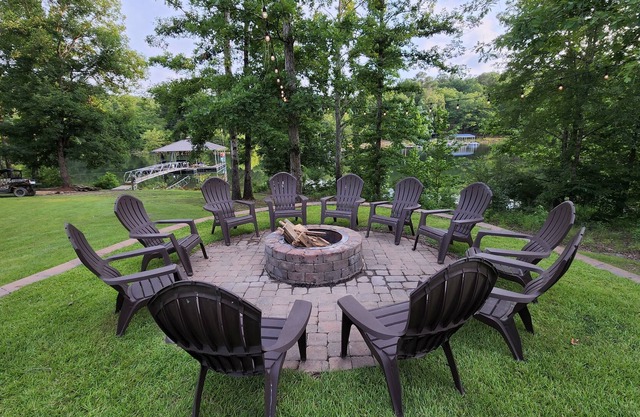 Smith Lake Enjoyment Awaits!