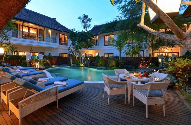SN14001 - Spacious 14 Bedroom Villa Sanur