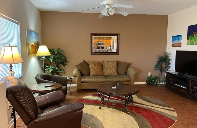 Snowbirds Retreat in welcoming Mesquite!