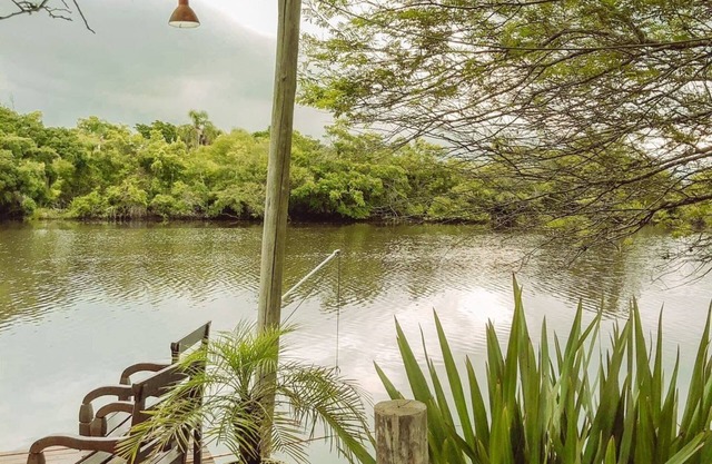 Sobrado a Beira do rio Manpituba com Piscima Quiosques com Churrasqueira