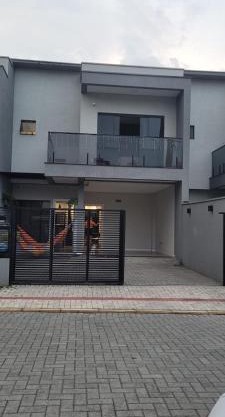 Sobrado em Balneário Piçarras