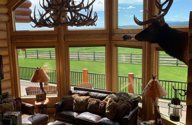 Soggy Bottom Ranch Cabin, Mtn Views, Yellowstone 35 miles, Great Fishing Pond