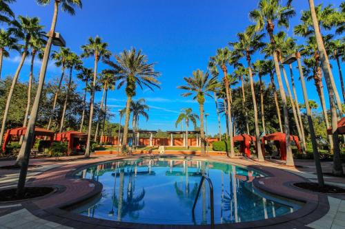 Solana Resort Luxe Villa All Day Sun Pool Deck and Spa