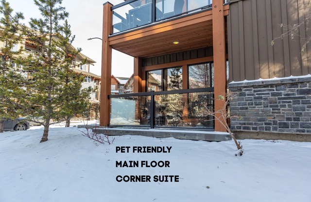 Solara Resort Canmore Pet-Friendly Corner Suite