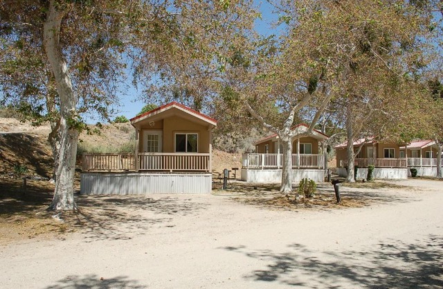 Soledad Canyon Deluxe Cabin 23