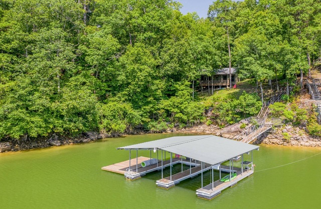 Soliloquy: 2 BR, 1 BA House in Crane Hill, Sleeps 6