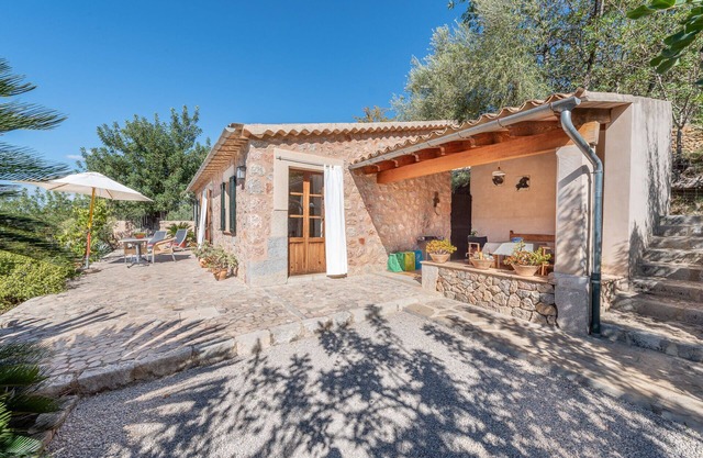 Soller sunny mountain cottage, panoramic views to the town and the mountains.