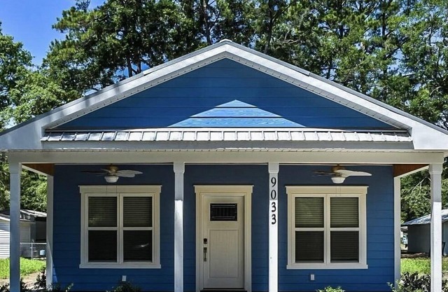 Some-fin to talk about at sunset beach