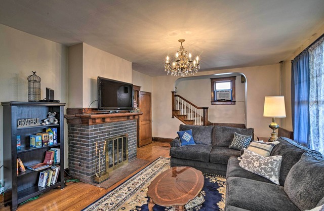 Somerset Home w/Yard 5 Mi to Historical Center