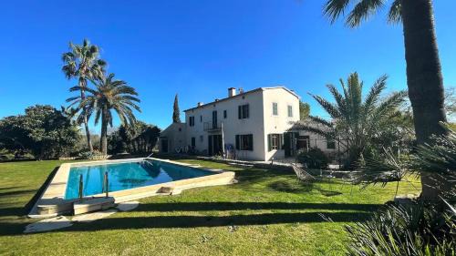 Son Jordi nou, beautiful villa near Alaro big swimming pool, BBQ mountain views 12people
