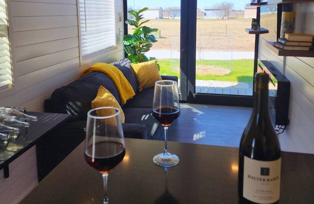 Sonoma Station | Patio | 1BR | Wine Retreat