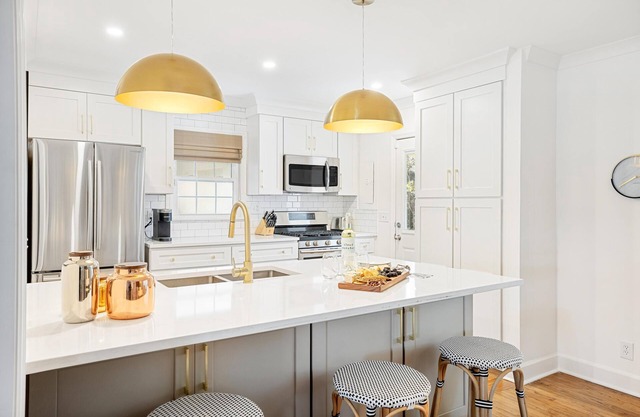 Sophisticated Fitzsimons Townhouse near Colonial Lake!