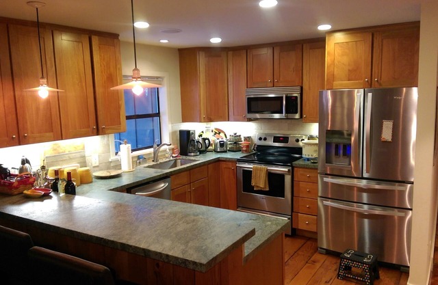Sophisticated Home. Stainless Kitchen to Cedar Sauna. Tesla Charger. Relax!