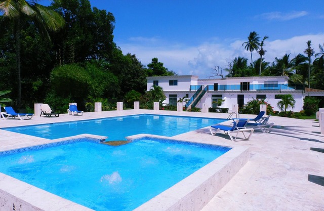 Sosua Bachelor Party 10BR + 2 Suites Compound, Pool, Near Beach