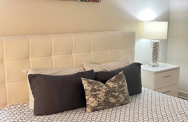 South Coast Plaza Area Ample 1BED 1BTH Comfortable, Clean, Private.