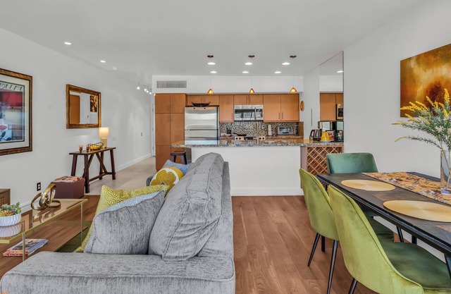 South Palm Springs Gem with In Unit Washer and Dryer and views of Bob Hope House