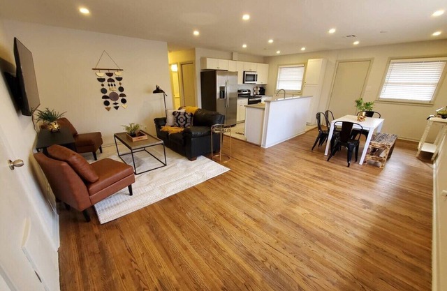 South Side Chic 3Br 1Ba 10mn to McConnell Spirit