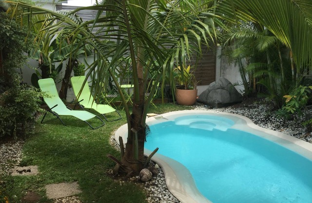 South Wild Villa with outdoor pool-jacuzzi and terrace, kitchen and lounge