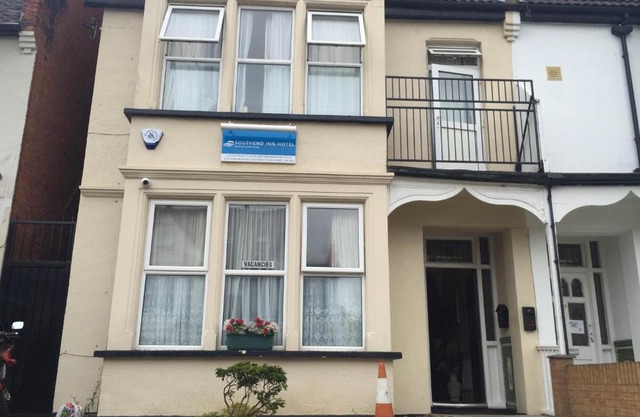 Southend Inn Hotel - Close to Beach, Train Station & Southend Airport