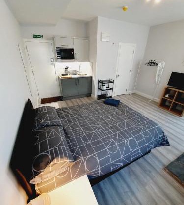 Southend on Sea - Westcliff Studios - Great Location