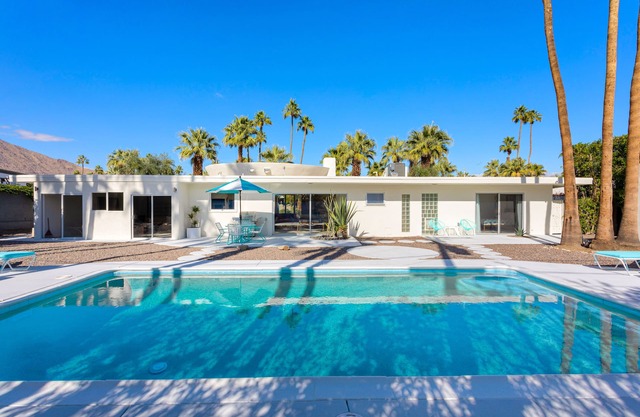 Space Age Atomic House – 1 of 1 Cary Bigman Design in Twin Palms/Private Pool