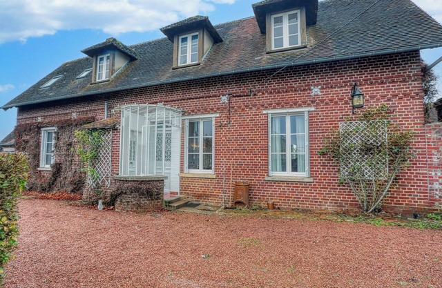 Spacious house for 8 people with garden
