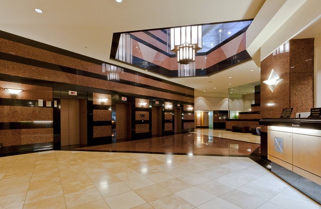 Spacious 1-Bedroom in Downtown Honolulu - Perfect for Families and Travelers!